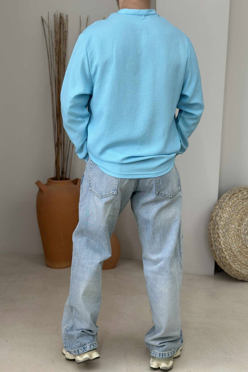 KËMISHË E THJESHTË NJË NGJYRËSHE PËR MESHKUJ NË NGJYRËN BLU E ZBARDHUR - 3
