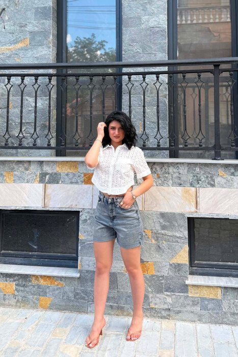KEMISHE ME MENGE TE SHKURTRA DHE ME XHEP PARA PER FEMRA NE NGJYRE TE BARDHE - KLAUDIO FASHION