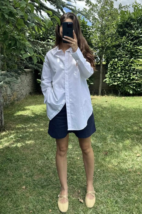 KËMISHË NJË NGJYRËSHE ME DIZAJN PËR FEMRA NË NGJYRËN E BARDHË - 9