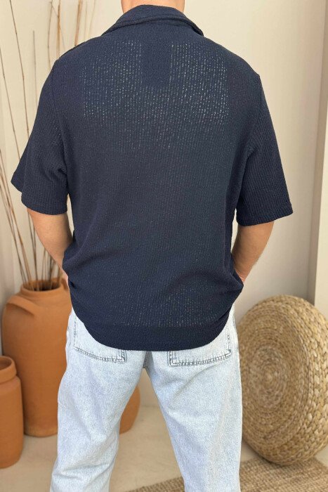 KËMISHË NJË NGJYRËSHE ME MËNGË TË SHKURTËR PËR MESHKUJ NË NGJYRËN BLU TË ERRËT - 3