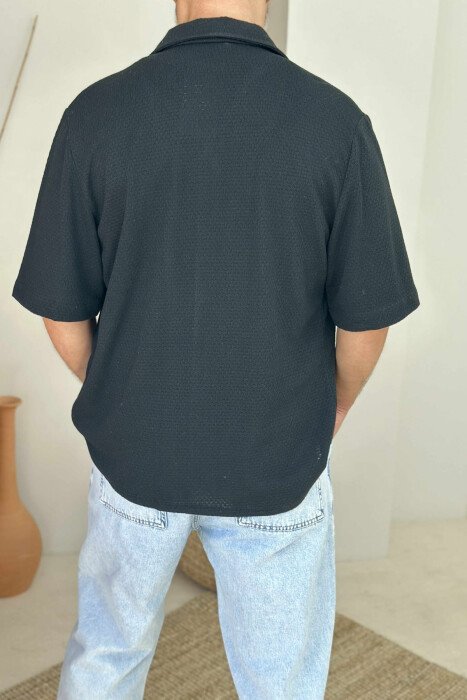 KËMISHË NJË NGJYRËSHE ME MËNGË TË SHKURTËR PËR MESHKUJ NË NGJYRËN E ZEZË - 2