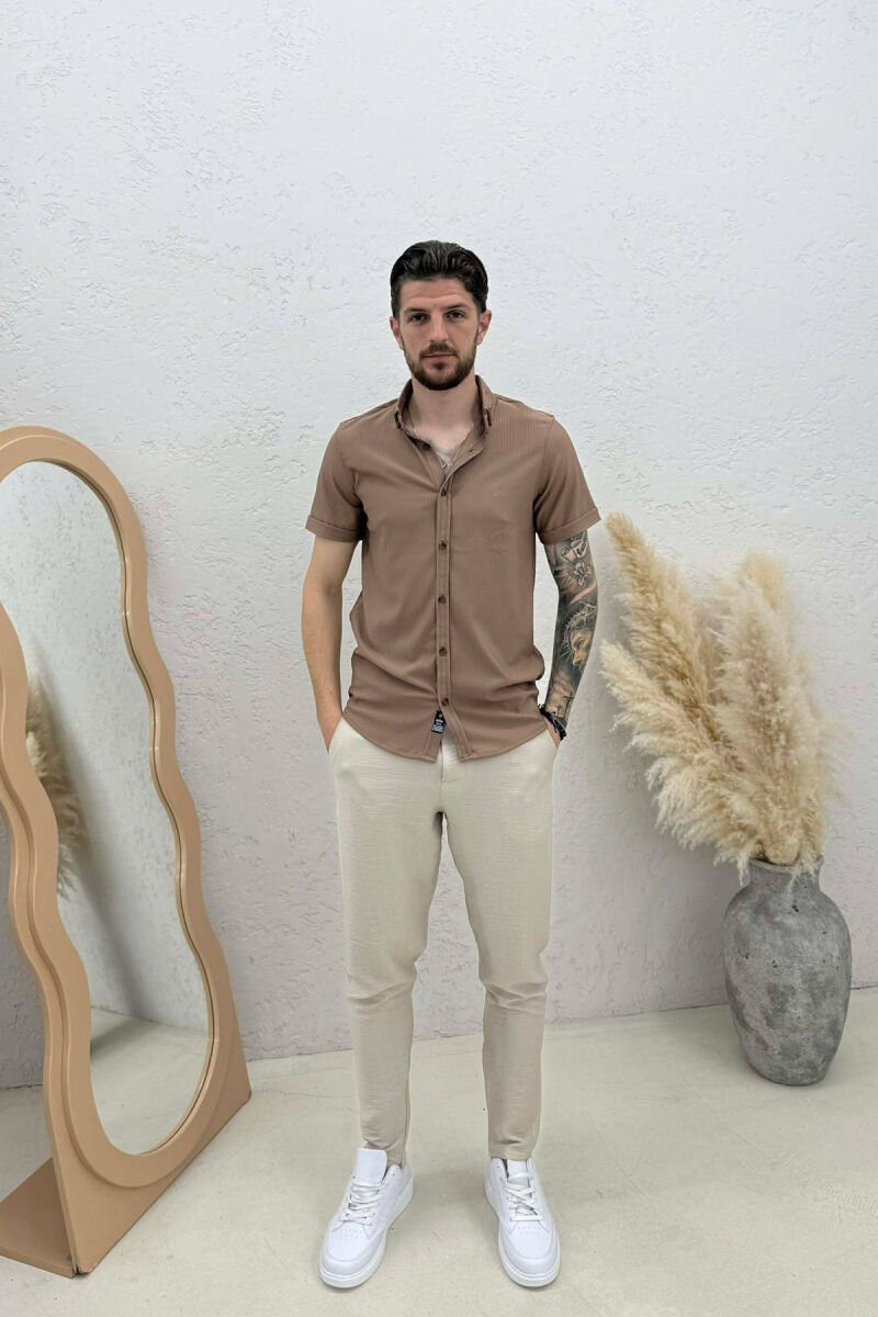 KEMISHE NJE NGJYRESHE ME MENGE TE SHKURTRA PER MESHKUJ NE NGJYRE KAFE TE ZBARDHUR - 3