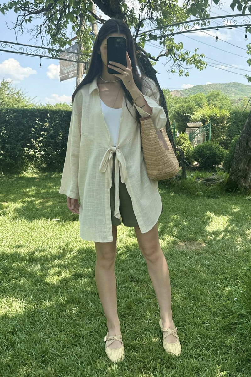 KËMISHE NJË NGJYRËSHE ME DETAJIN E LIDHSES PËR FEMRA NË NGJYRËN KREM - 2