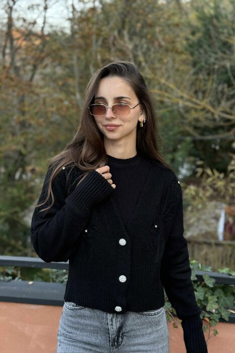 KNITTED FLOWER DESIGN WOMEN CARDIGAN BLACK/ E ZEZE - KLAUDIO FASHION