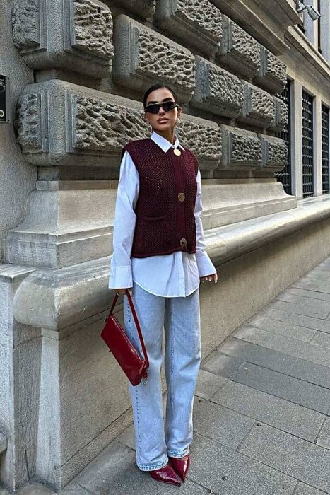 KNITTED GOLD BUTTONS WOMEN VEST BURGUNDY/VISHNJE - KLAUDIO FASHION