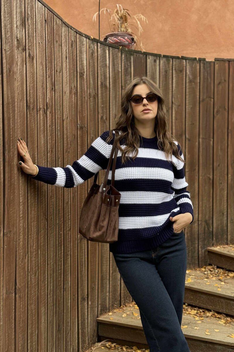 KNITTED STRIPE DESIGN ROUND NECK WOMEN SWEATER DARK BLUE/BEE - 1
