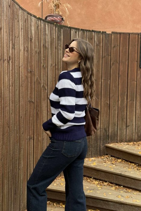 KNITTED STRIPE DESIGN ROUND NECK WOMEN SWEATER DARK BLUE/BEE - 3