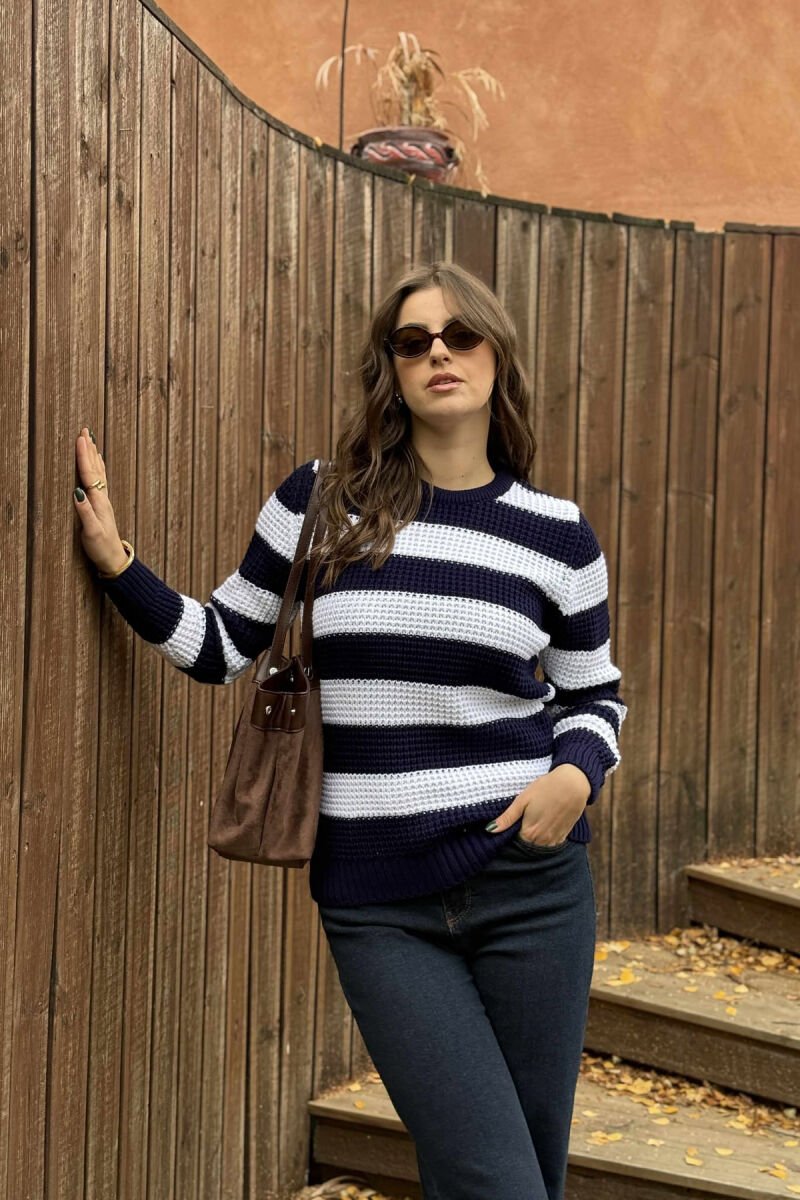 KNITTED STRIPE DESIGN ROUND NECK WOMEN SWEATER DARK BLUE/BEE - 4