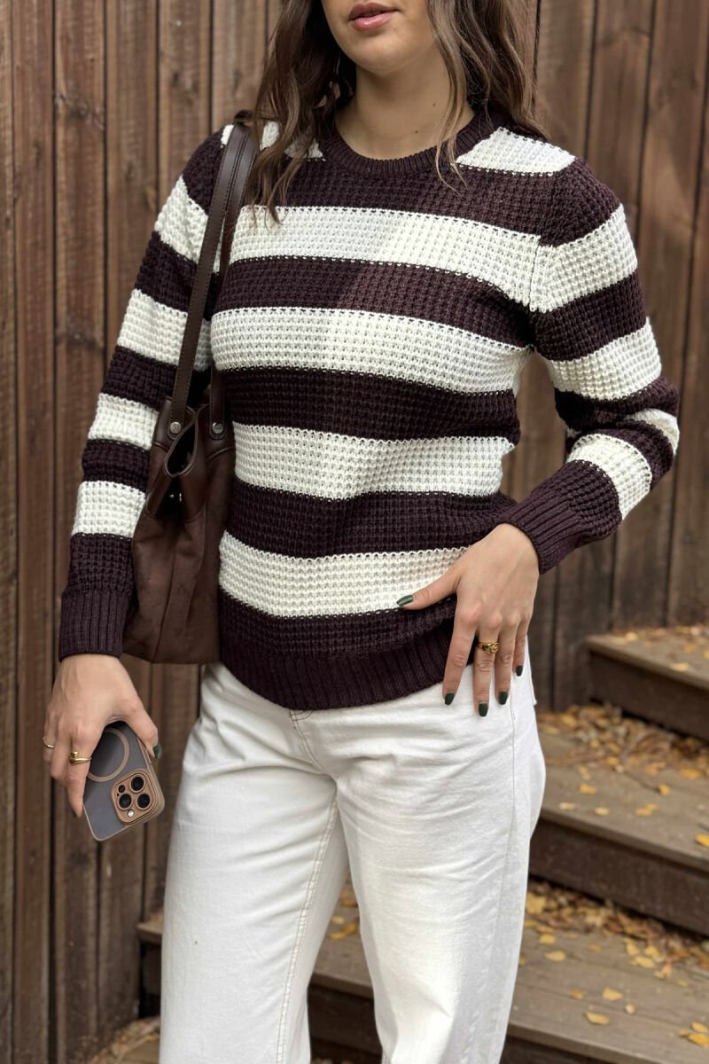 KNITTED STRIPE DESIGN ROUND NECK WOMEN SWEATER DARK BROWN/KAE - 3