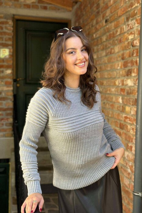 KNITTED SWEATER FOR WOMAN GREY/GRI - KLAUDIO FASHION