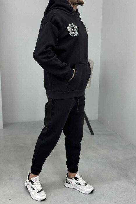 KOSTUM ME DIZJAN HOODIE+TUTA PËR MESHKUJ NË NGJYRË TË ZEZË - 4