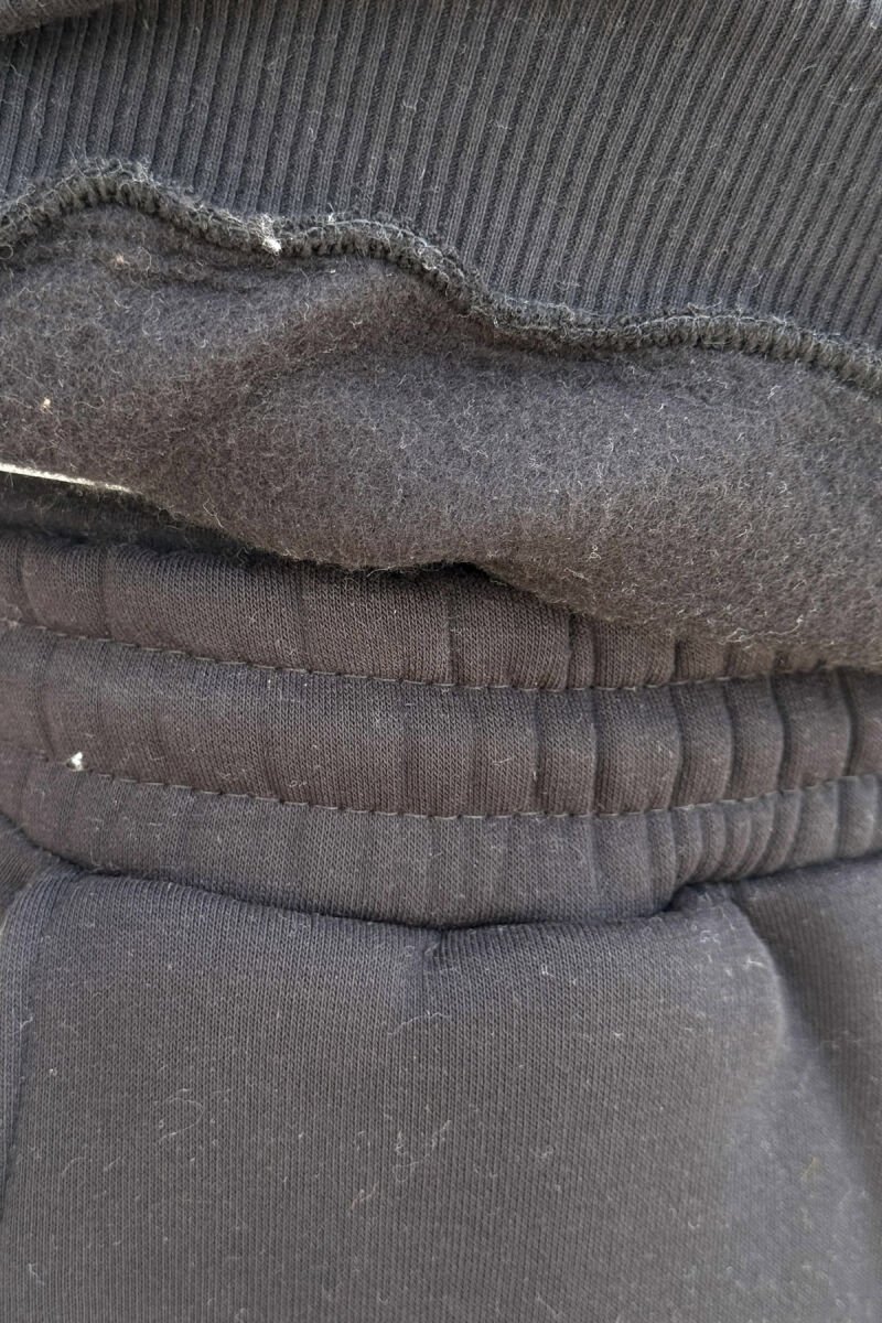 KOSTUM ME PUSH BLUZË ME JAKË TË RRUMBULLAKËT+TUTA PËR MESHKUJ NË NGJYRË TË ZEZË - 4
