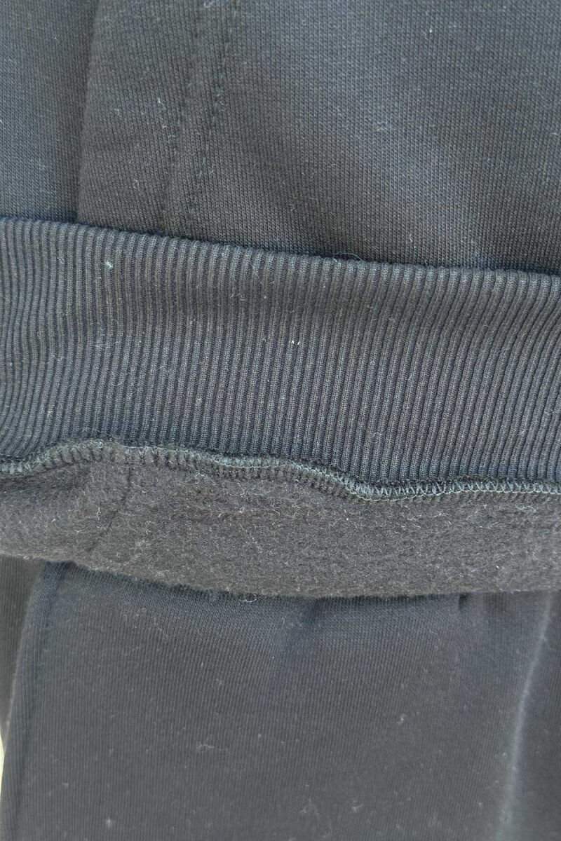 KOSTUM ME PUSH HOODIE +TUTA ME SHKRIME TË VOGLA PËR MESHKUJ NË NGJYRË TË ZEZË - 5