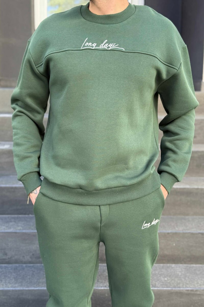KOSTUM NJË NGJYRËSH BLUZË+TUTA PËR MESHKUJ NË NGJYRË JESHILE - 2