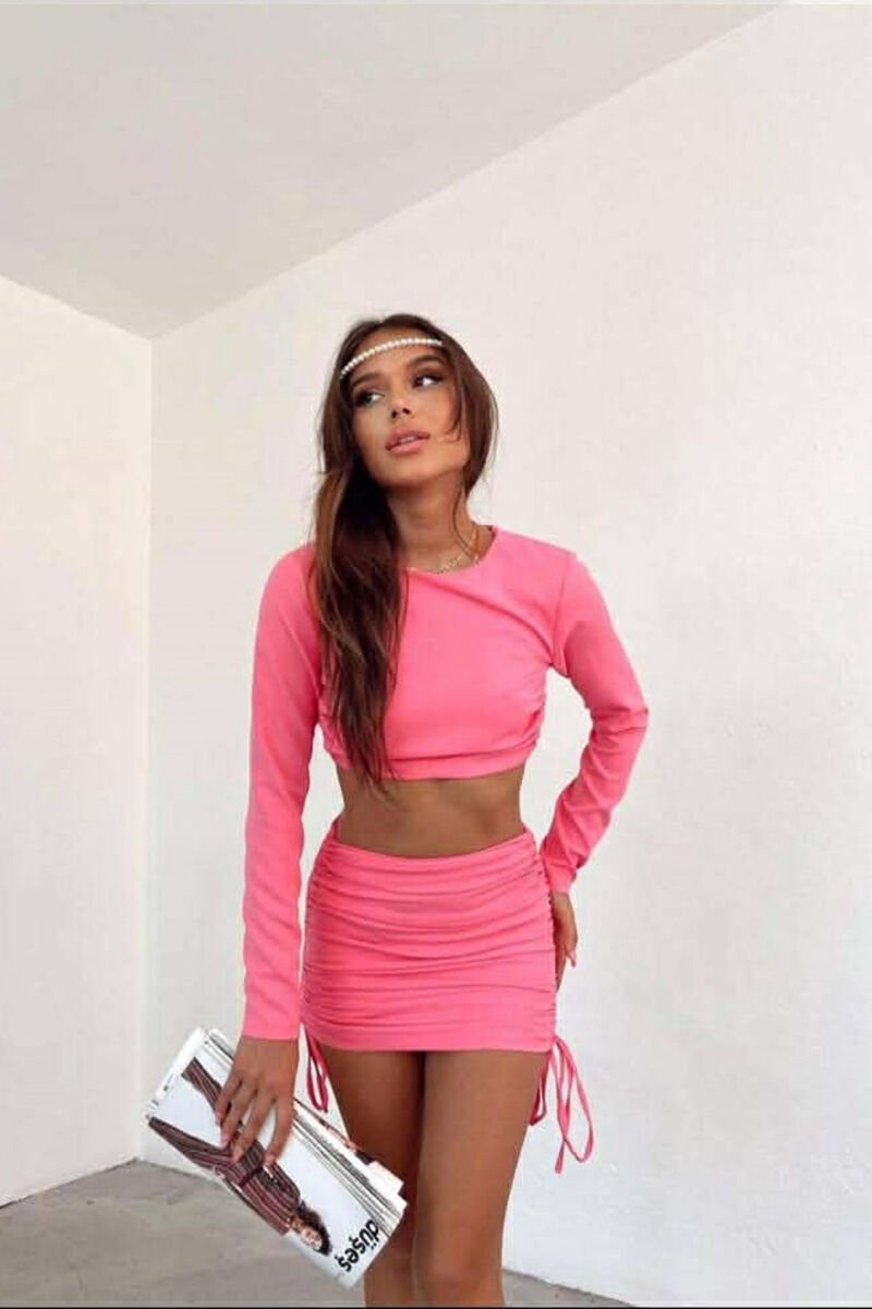 KOSTUM NJE NGJYRESH CROP + FUND PER FEMRA NE NGJYRE ROZE - 1