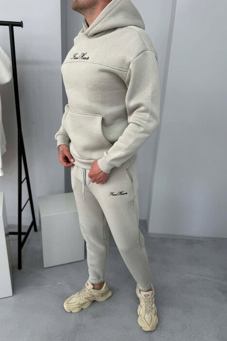 KOSTUM NJE NGJYRESH HOODIE ME SHKRIME + TUTA PER MESHKUJ NE NGJYRE GRI TE ZBARDHUR - 4