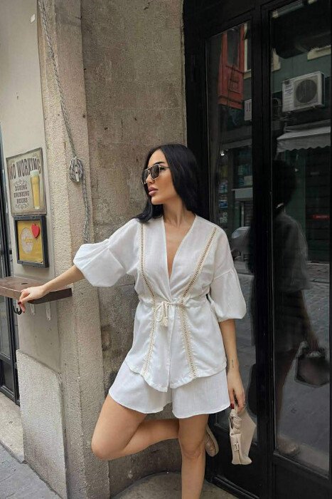 KOSTUM NJE NGJYRESH KEMISHE ME LIDHESE + PANTALLONA TE SHKURTRA PER FEMRA NE NGJYRE TE BARDHE - KLAUDIO FASHION