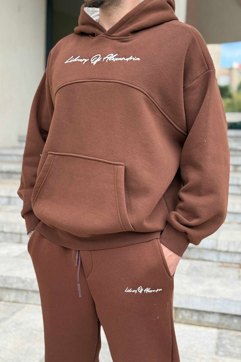 KOSTUM NJË NGJYRËSH ME PUSH HOODIE+TUTA PËR MESHKUJ NË NGJYRË KAFE - 2