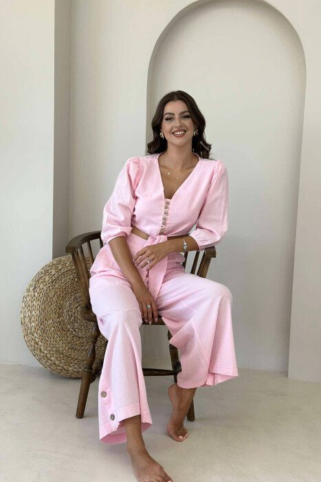 KOSTUM PËR FEMRA CROP DHE PANTALLONA NË NGJYRË BABY PINK - 2