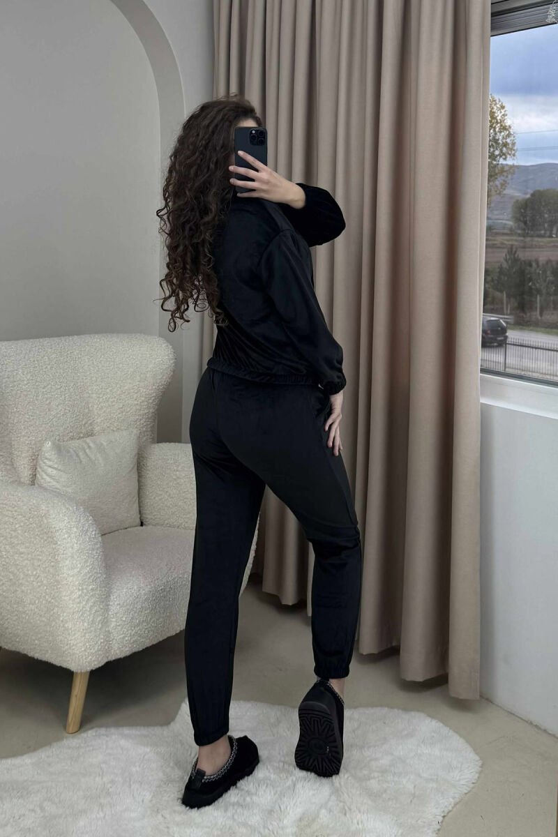KOSTUM VELVET PËR FEMRA NË NGJYRËN E ZEZË - 4