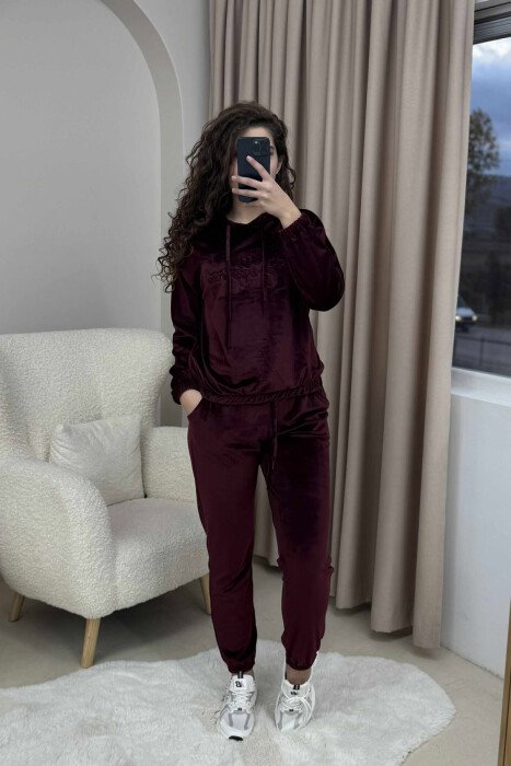 KOSTUM VELVET PËR FEMRA NË NGJYRËN VISHNJË - 4