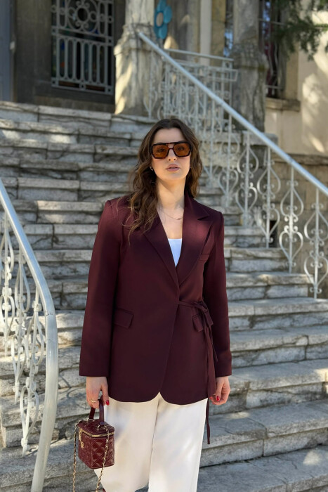 XHAKETE NJE NGJYRESHE ME DETAJIN E LIDHSEVE PER FEMRA NE NGJYRE VISHNJE TE ERRET - KLAUDIO FASHION