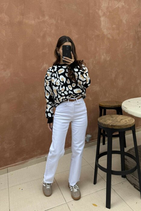 LEO DESIGN ROUND NECK WOMEN SWEATER BLACK/ E ZEZE 