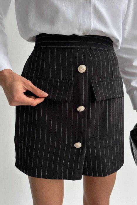 LINES BUTTONS SKORTS BLACK/ E ZEZE - KLAUDIO FASHION