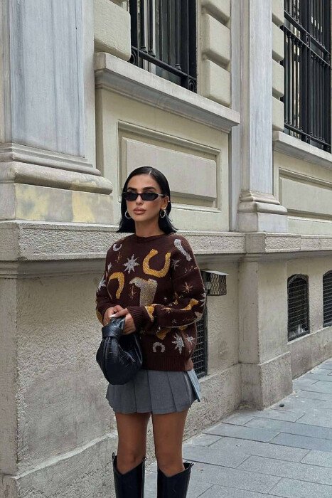 TRIKO AKRELIKE ME DIZAJNE TË NDRYSHME PËR FEMRA NË NGJYRËN KAFE - KLAUDIO FASHION