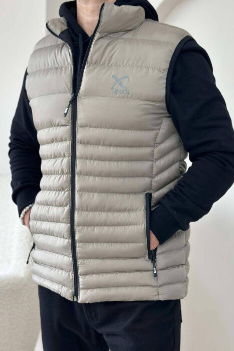 JELEK NJË NGJYRËSH ME XHEPA PËR MESHKUJ NË NGJYRËN BEZHË TË ERRËT - KLAUDIO FASHION