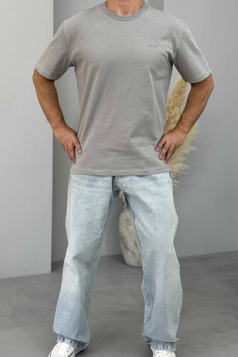 T-SHIRT I THJESHTË ME SHKRIME PËR MESHKUJ NË NGJYRËN GRI - KLAUDIO FASHION