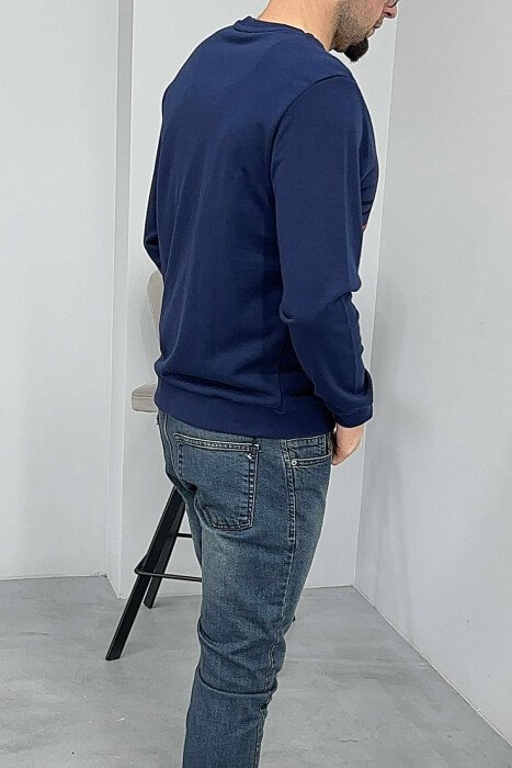 LITTLE WRITTINGS SIMPLE DESIGN MEN SWEATSHIRT DARK BLUE/BEE - 2