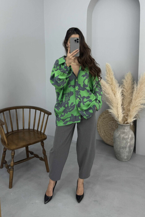 KEMISHE ME DIZJAN ABSTRAKT PER FEMRA NE NGJYRE JESHILE - KLAUDIO FASHION