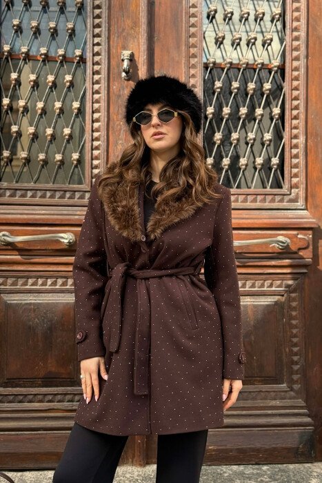 NECK FAUX FUR & STONES DETAILS WOMEN COAT BROWN/KAFE - KLAUDIO FASHION