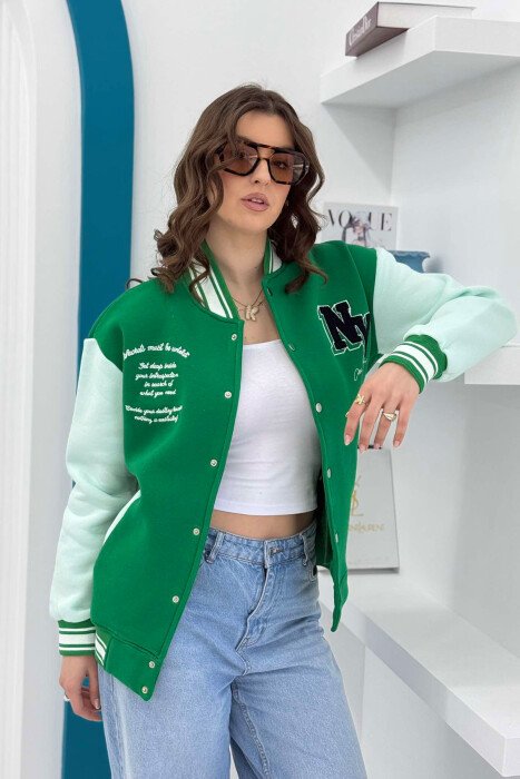 NY LOGO WRITTINGS FLUFFY BOMBER WOMEN JACKET WHITE/GREEN-BAJE 