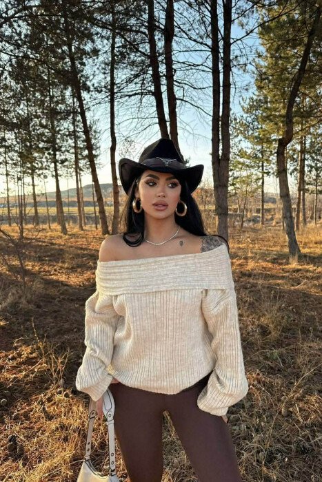 OFF SHOULDERS ONE COLOR WOMEN SWEATER BEIGE/BEZHE 