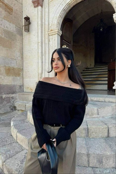 OFF SHOULDERS ONE COLOR WOMEN SWEATER BLACK/ E ZEZE - 1