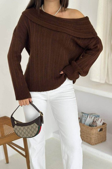 OFF SHOULDERS ONE COLOR WOMEN SWEATER BROWN/KAFE - 3