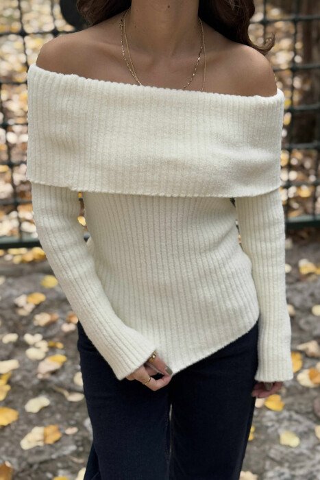 OFF SHOULDERS ONE COLOR WOMEN SWEATER CREAM/KREM - 4