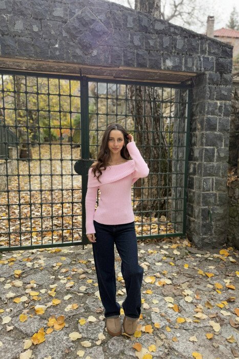 OFF SHOULDERS ONE COLOR WOMEN SWEATER PINK/ROZE - 1