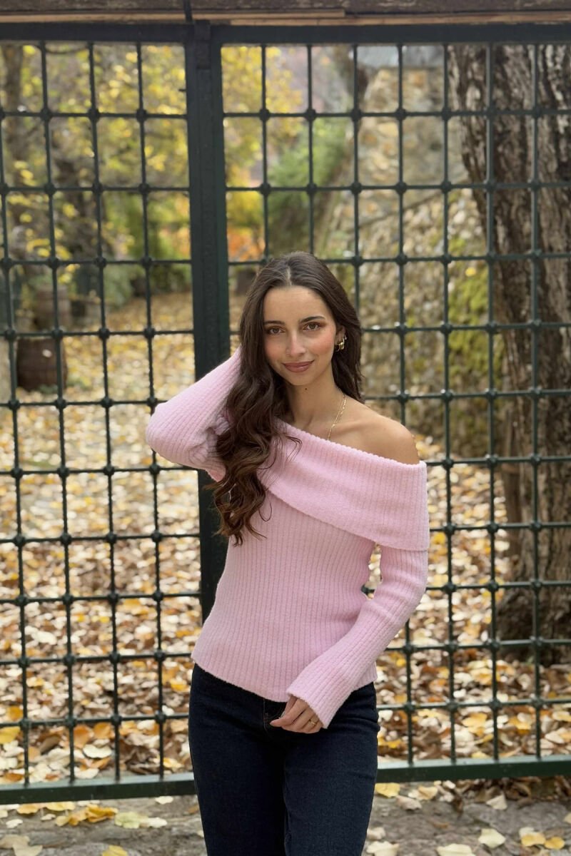 OFF SHOULDERS ONE COLOR WOMEN SWEATER PINK/ROZE - 2