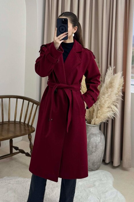 PALLTO E GJATE NJE NGJYRESHE ME DETAJIN E LIDHSEVE PER FEMRA NE NGJYRE VISHNJE - KLAUDIO FASHION