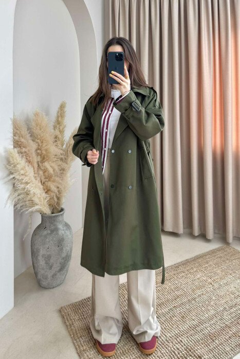 XHAKETË NJË NGJYRËSHE ME DETAJIN E RRIPIT PËR FEMRA NË NGJYRËN JESHILE 