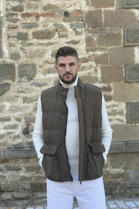JELEK NJË NGJYRËSH ME ZINXHIR DHE ME DETAJIN E XHEPAVE PËR MESHKUJ NË NGJYRË JESHILE - KLAUDIO FASHION