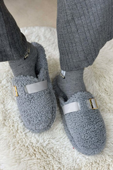 ONE COLOR BUCKLE DETAIL TEDDY WOMAN SLIPPERS DARK GREY/GEE - KLAUDIO FASHION