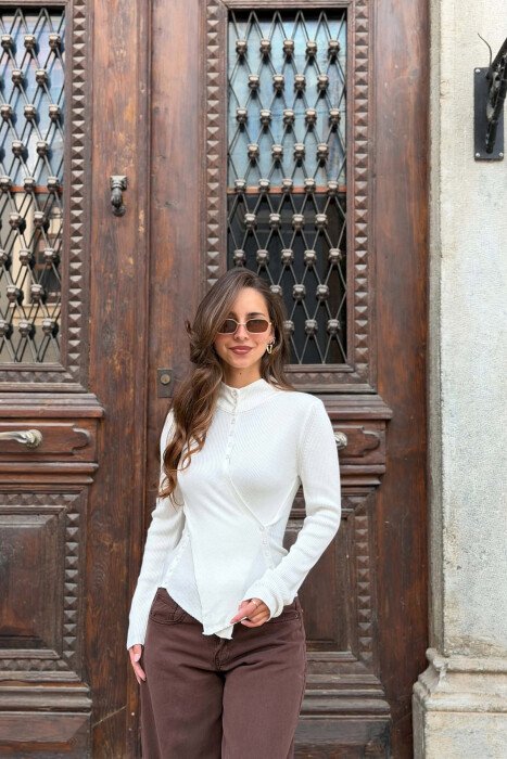 ONE COLOR BUTTON DETAIL WOMAN SWEATER WHITE-E BARDHE 