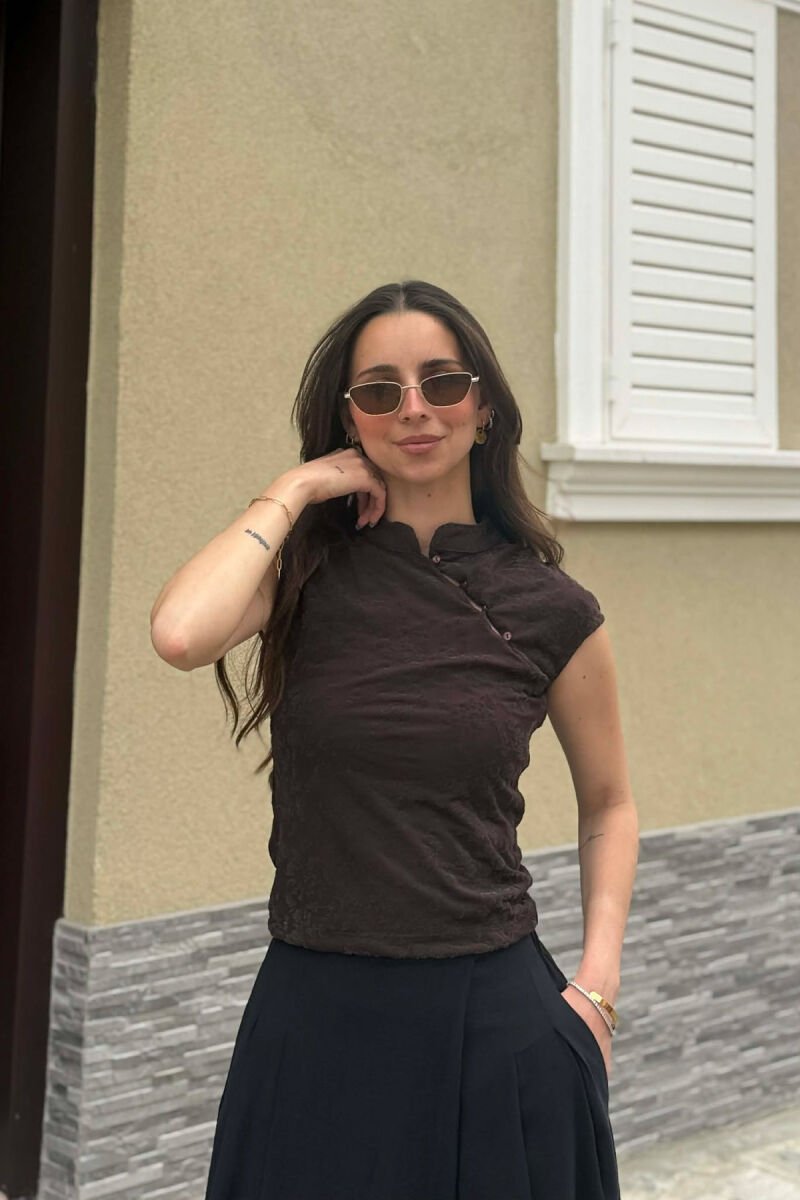 ONE COLOR BUTTON DETAILS WOMAN TANK TOP DARK BROWN/KAE - 7