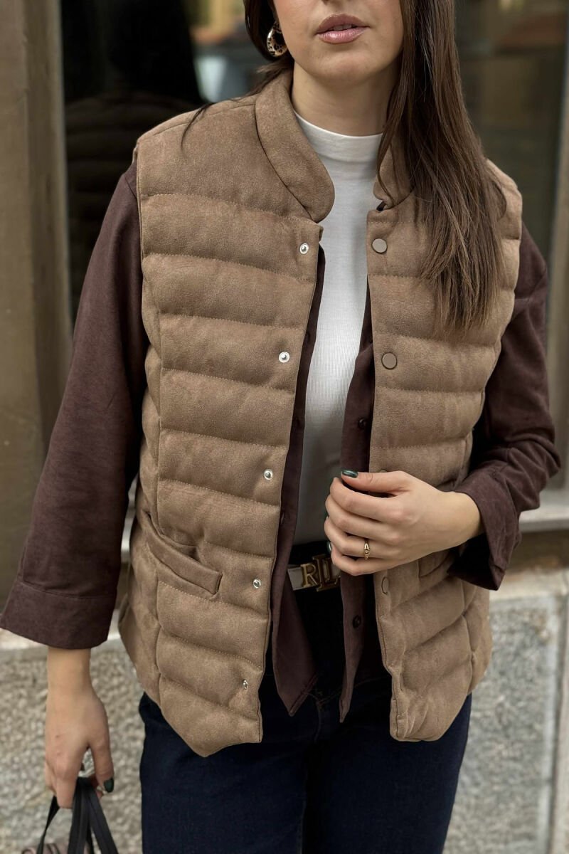 ONE COLOR BUTTON UP CHAMOIS PUFFER WOMEN VEST WITH POCKETS BEIGE/BEZHE - 1