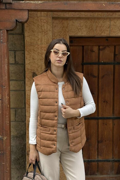 ONE COLOR BUTTON UP CHAMOIS PUFFER WOMEN VEST WITH POCKETS BROWN/KAFE - 2