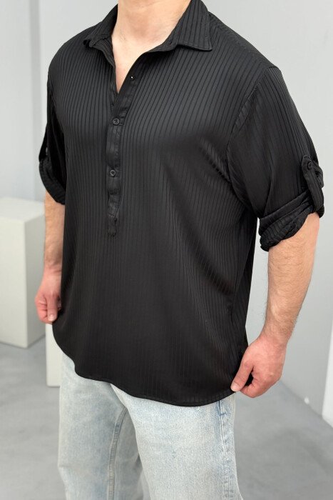 T-SHIRT I THJESHTË ME JAKË ME KOPSA PËR MESHKUJ NË NGJYRËN E ZEZË - KLAUDIO FASHION